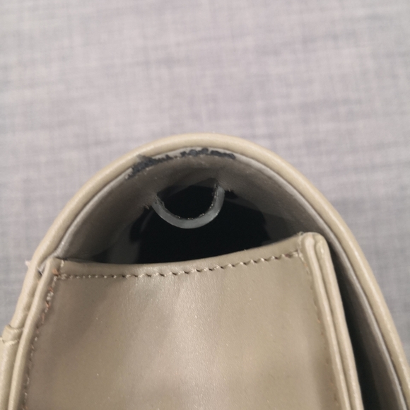 EMP. T Label crossbody bag - Picture 7 of 15